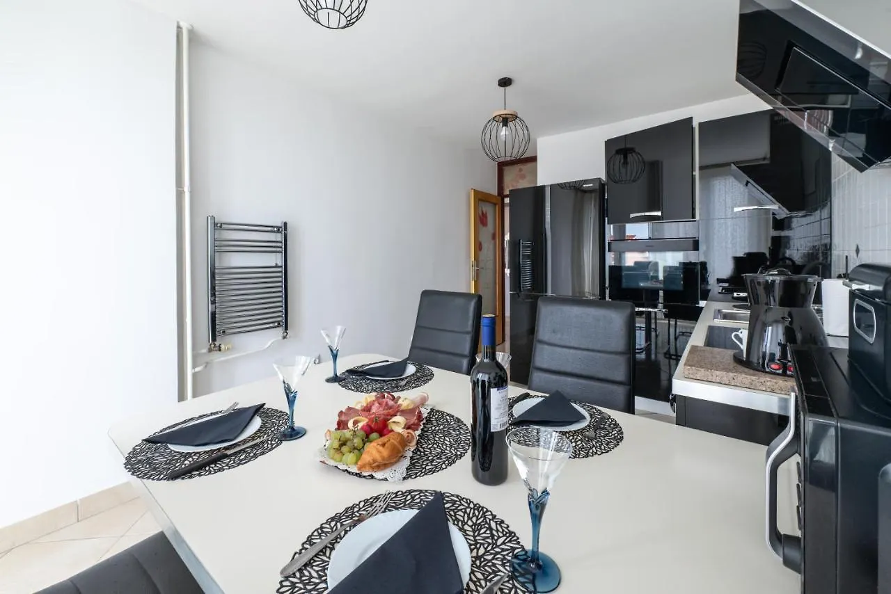 Be Happy Apartment Rijeka