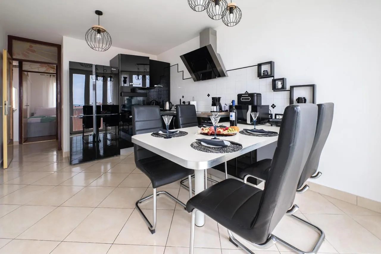 Be Happy Apartment Rijeka 0*,  Croatia